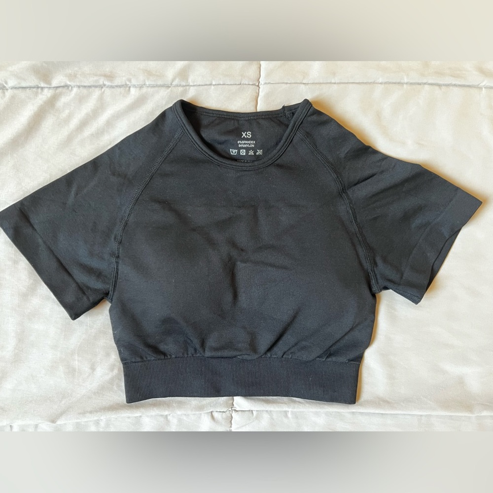 Black Vortex Seamless Bra Top